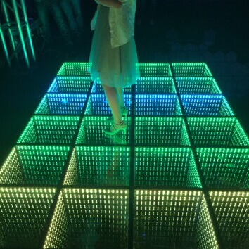 Hochwertige 3D-Spiegel-Party-LED-Tanzfläche